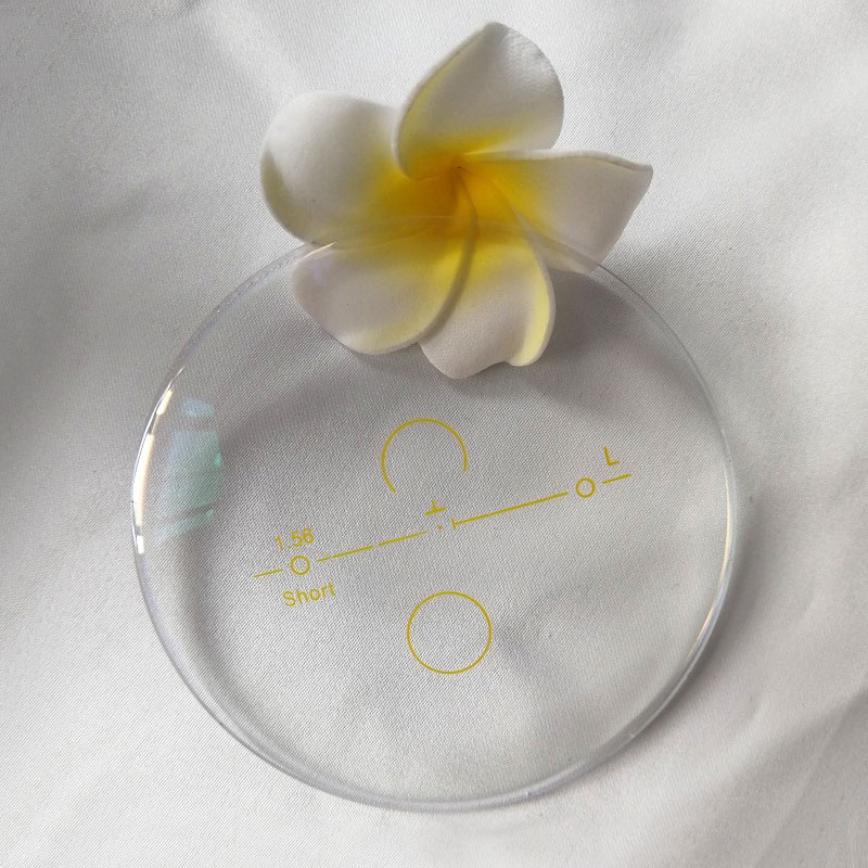 1.56 Прогрессивная линза HMC