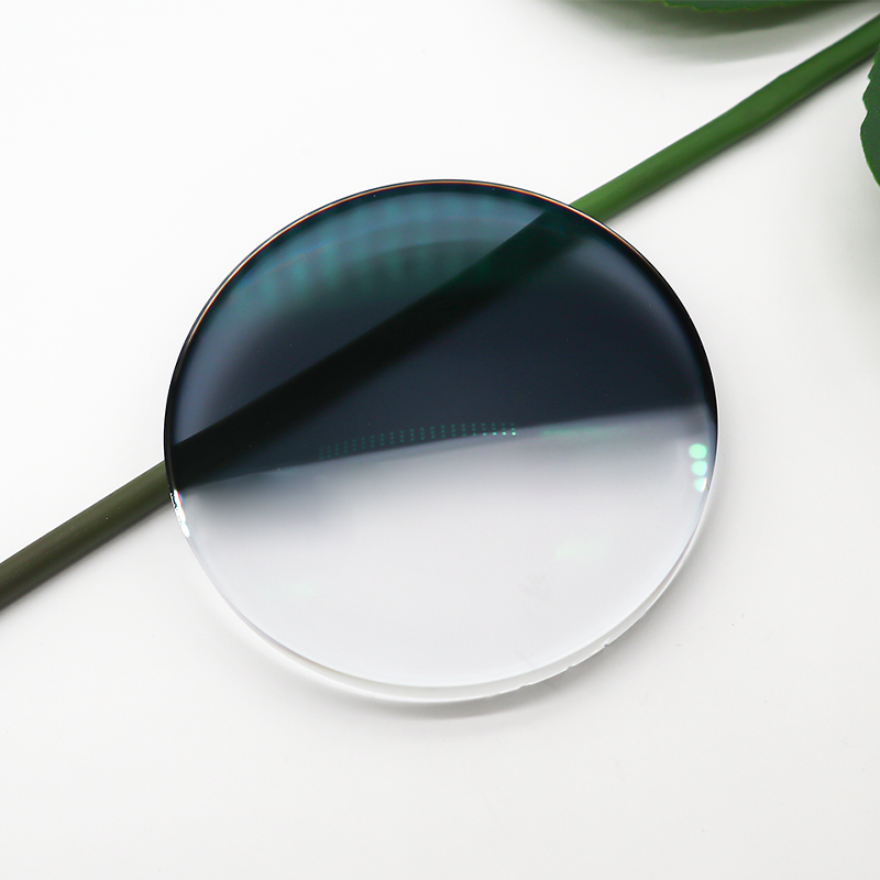 1.56 Фотохромная линза SHMC