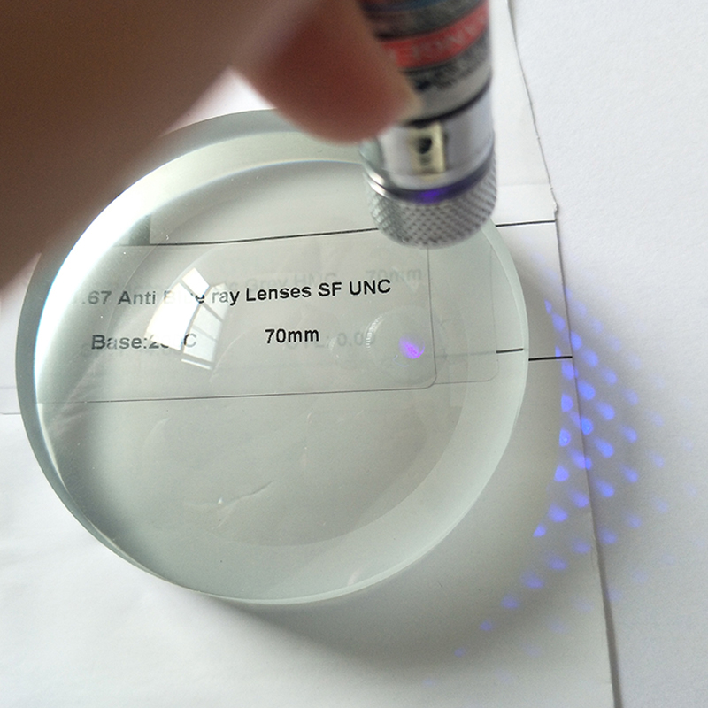 Полуфабрикатная однофокальная линза с синим блоком 1,67